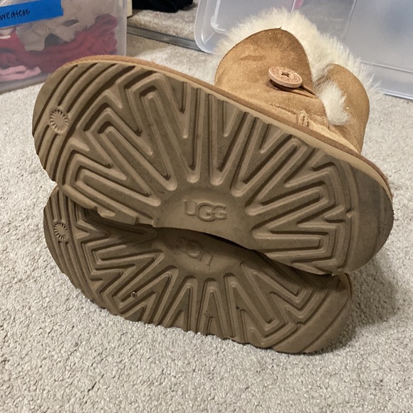 Ugg Bailey Button Boot Kids - Picture 3 of 4